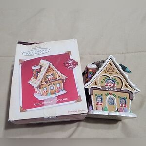 Hallmark Keepsake Ornament: 2002 Gingerbread Cottage (Model #QLX7683)